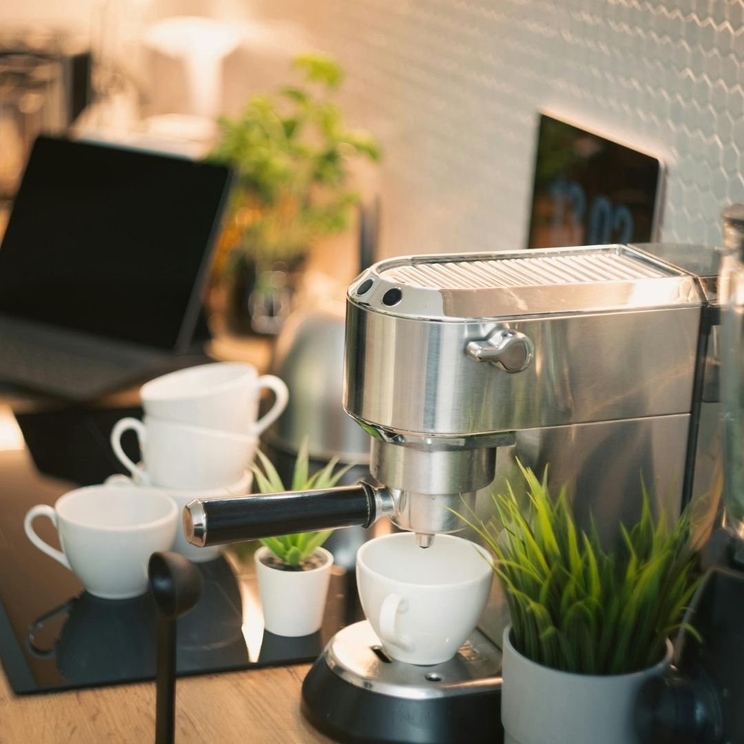 Shine Like New: Expert Guide on How to Appliance Polishing for a Sparkling Kitchen