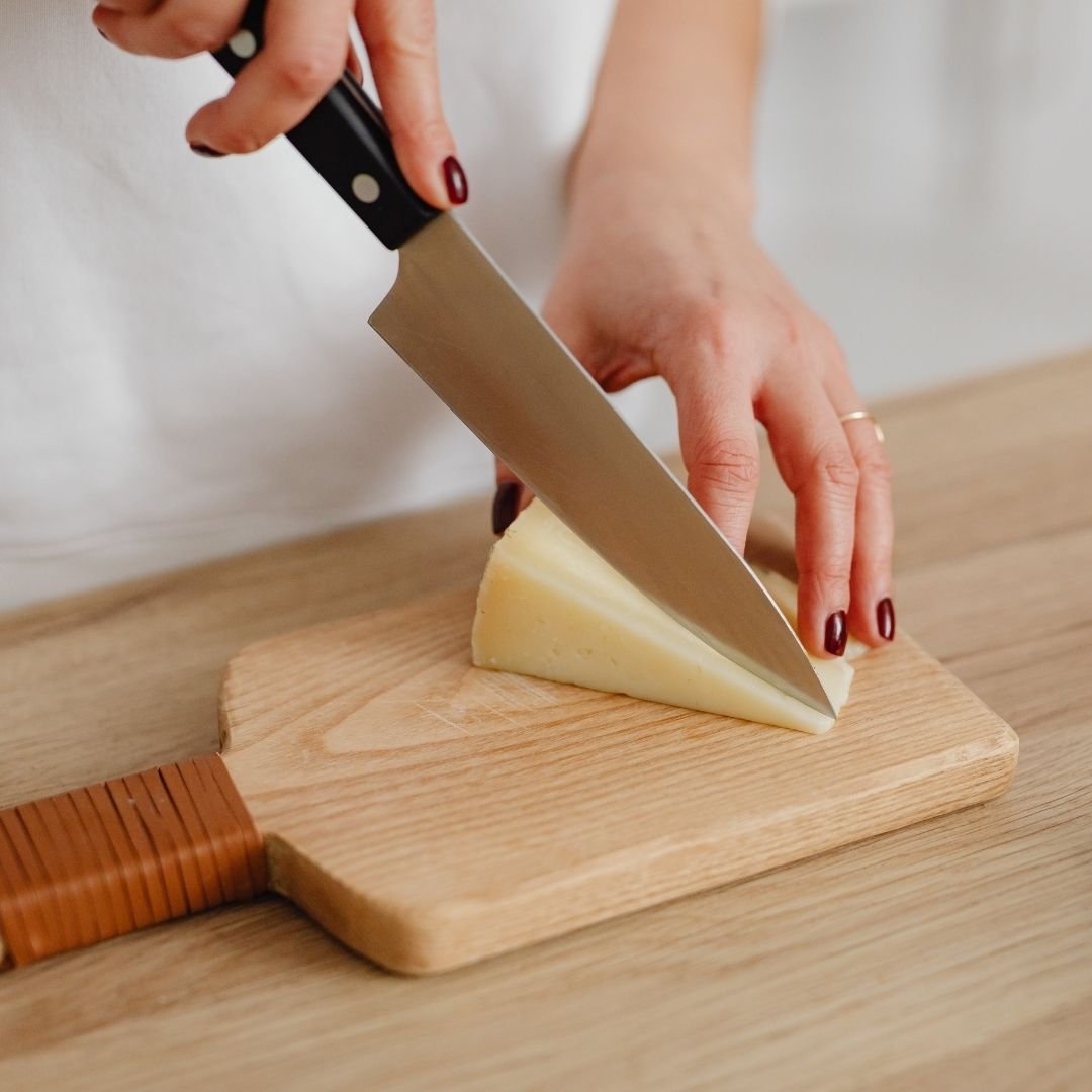 🧼 10 Effective Ways to Disinfect Your Cutting Board at Home