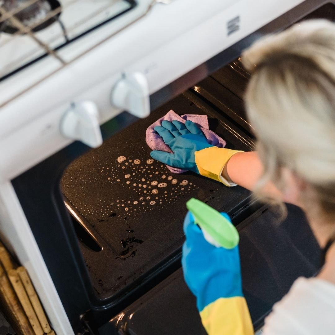 10 Genius Oven Cleaning Hacks for a Spotless Kitchen